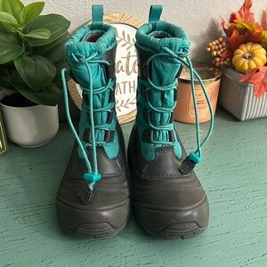 The North Face Boots SZ 3 Boy/girl